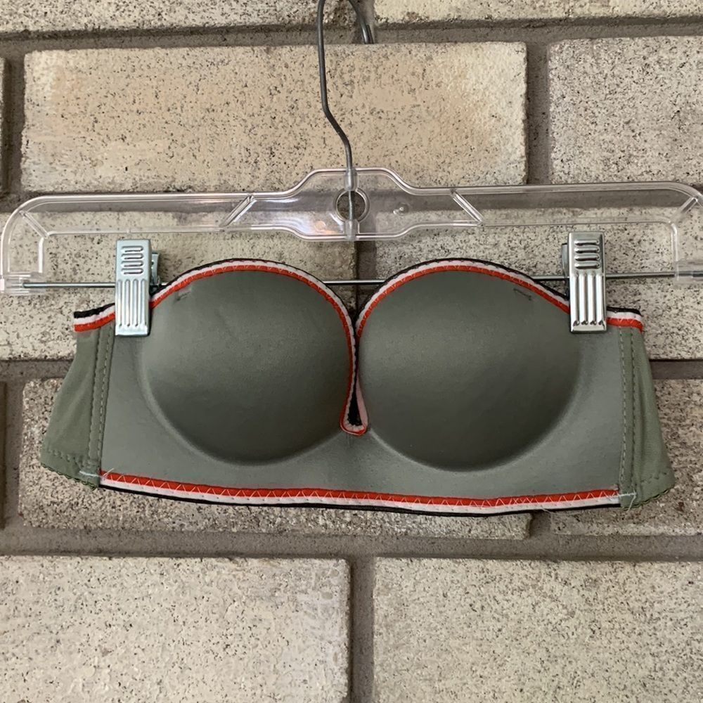 3for$20 bra size 30B (chuns F) strapless push up
